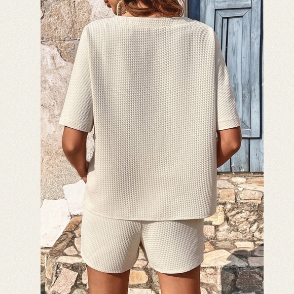 NEW 2pc Outfit Waffle Knit Tee & Tie Front Shorts Beige Size 2X - Picture 3 of 10